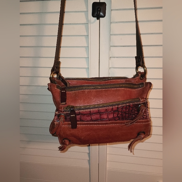 Marco Buggiani Genuine Leather Five Compartment Crossbody Purse - Picture 2 of 14